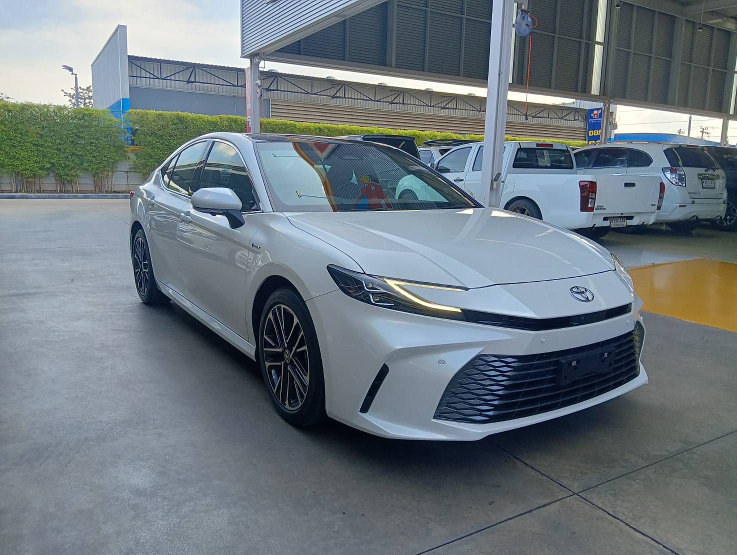 2024 Toyota Camry 2.5 HEV Premium Luxury
