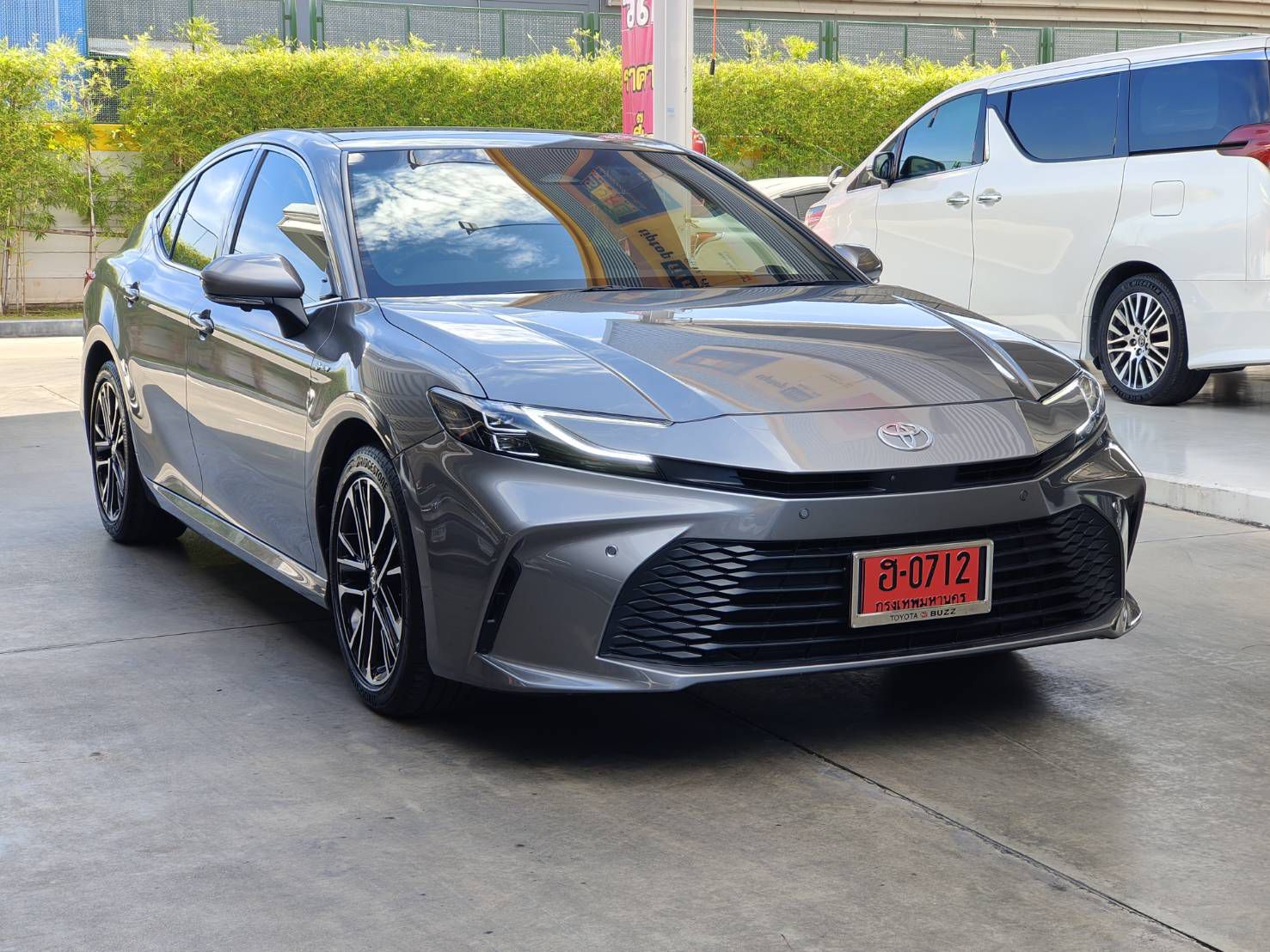 2024 Toyota Camry 2.5 HEV Premium